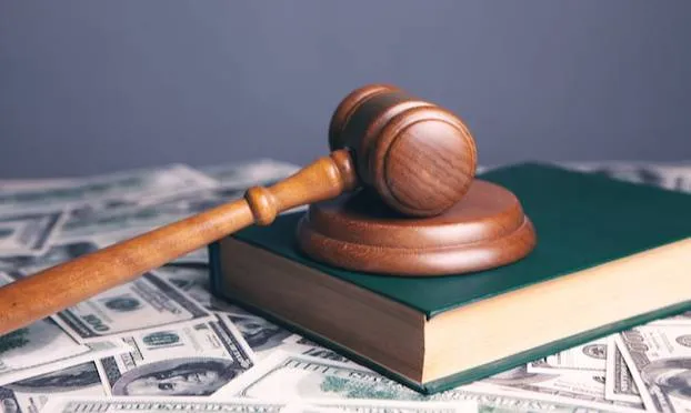 Vender milhas é legal? O que diz a lei e as regras dos programas