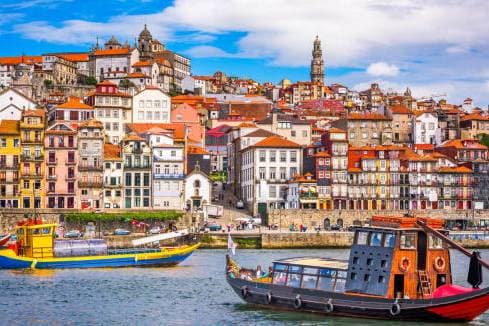 Aproveite as Milhas para viajar e conhecer  Porto